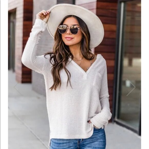 Pink Lily White Pullover Sweater Size Small - Picture 1 of 9